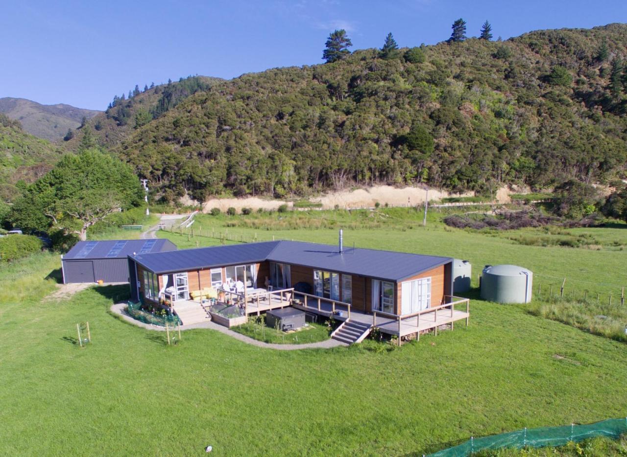 Narrow Neck Creek Farmstay And B&B Ъпър Хът Екстериор снимка